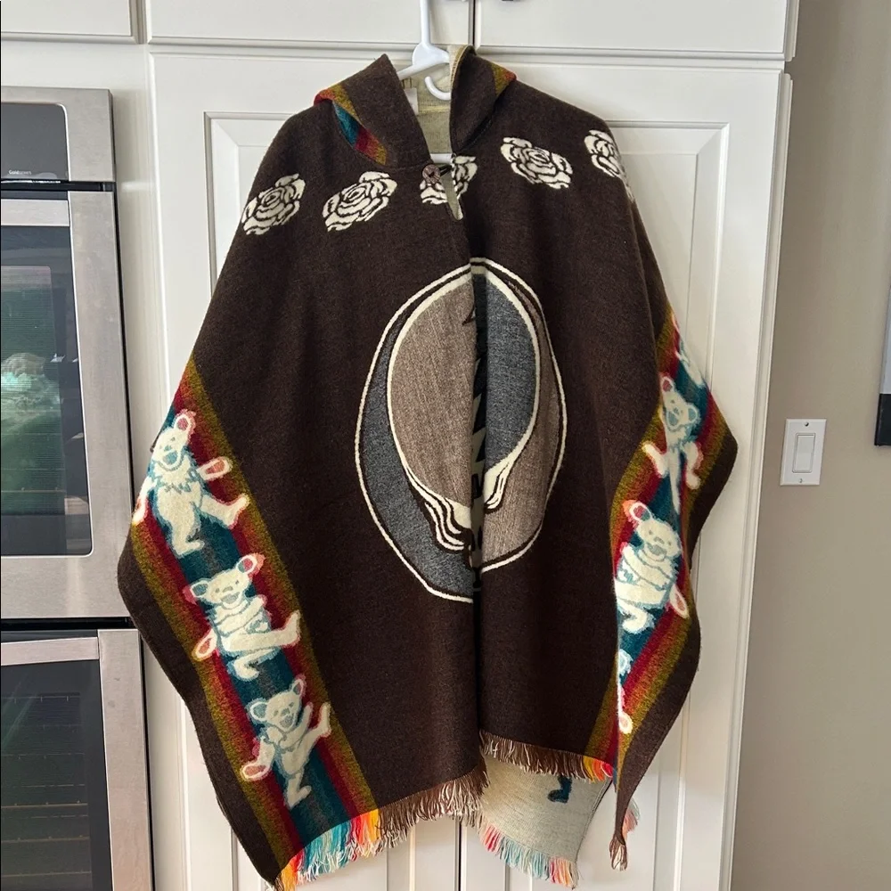 Grateful Dead Skull and Bears Hooded Poncho - Picture 5 of 5